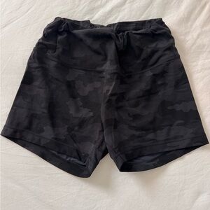 Lululemon black biker shorts